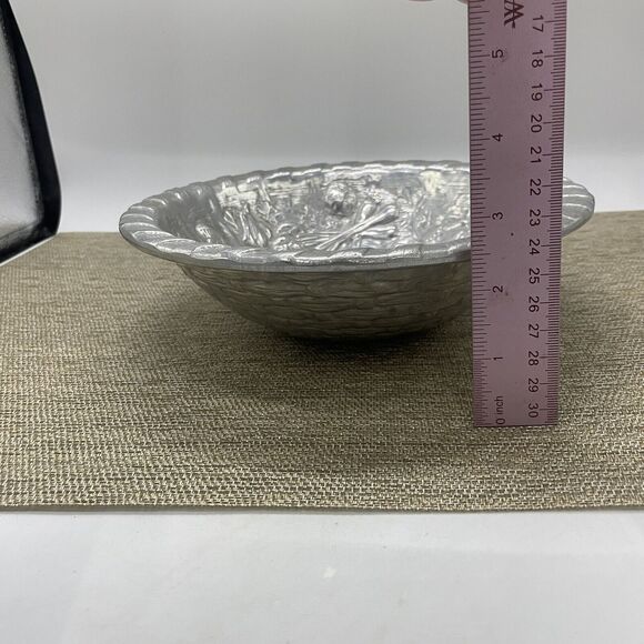 Wilton RWP Armetale Metal Vegetable Patterned Round Serving Bowl 9" Made In USA - Picture 4 of 7
